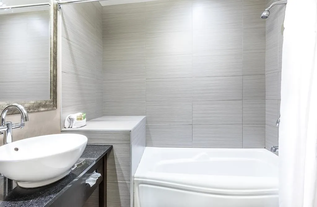 Hotel Ambassadeur Et Suites Quebec City 3*,  Canada